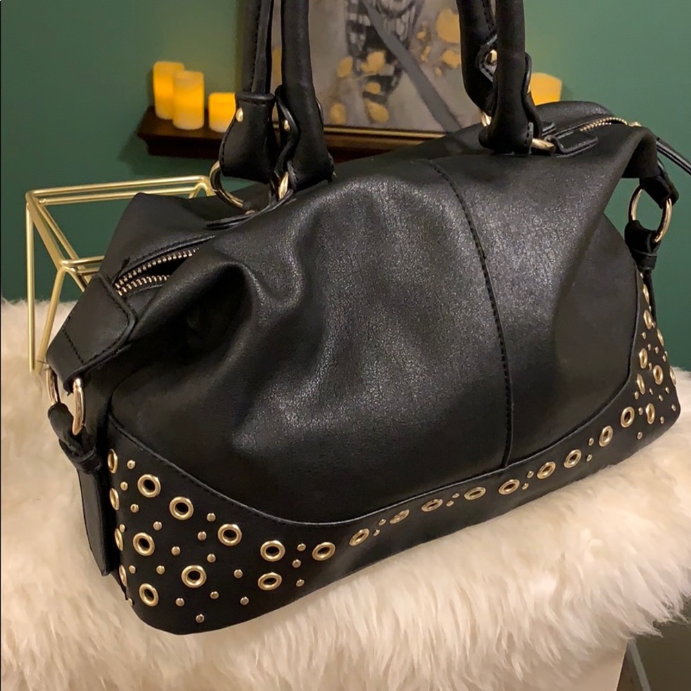 Cosmopolitan Black w/ Gold Rivets